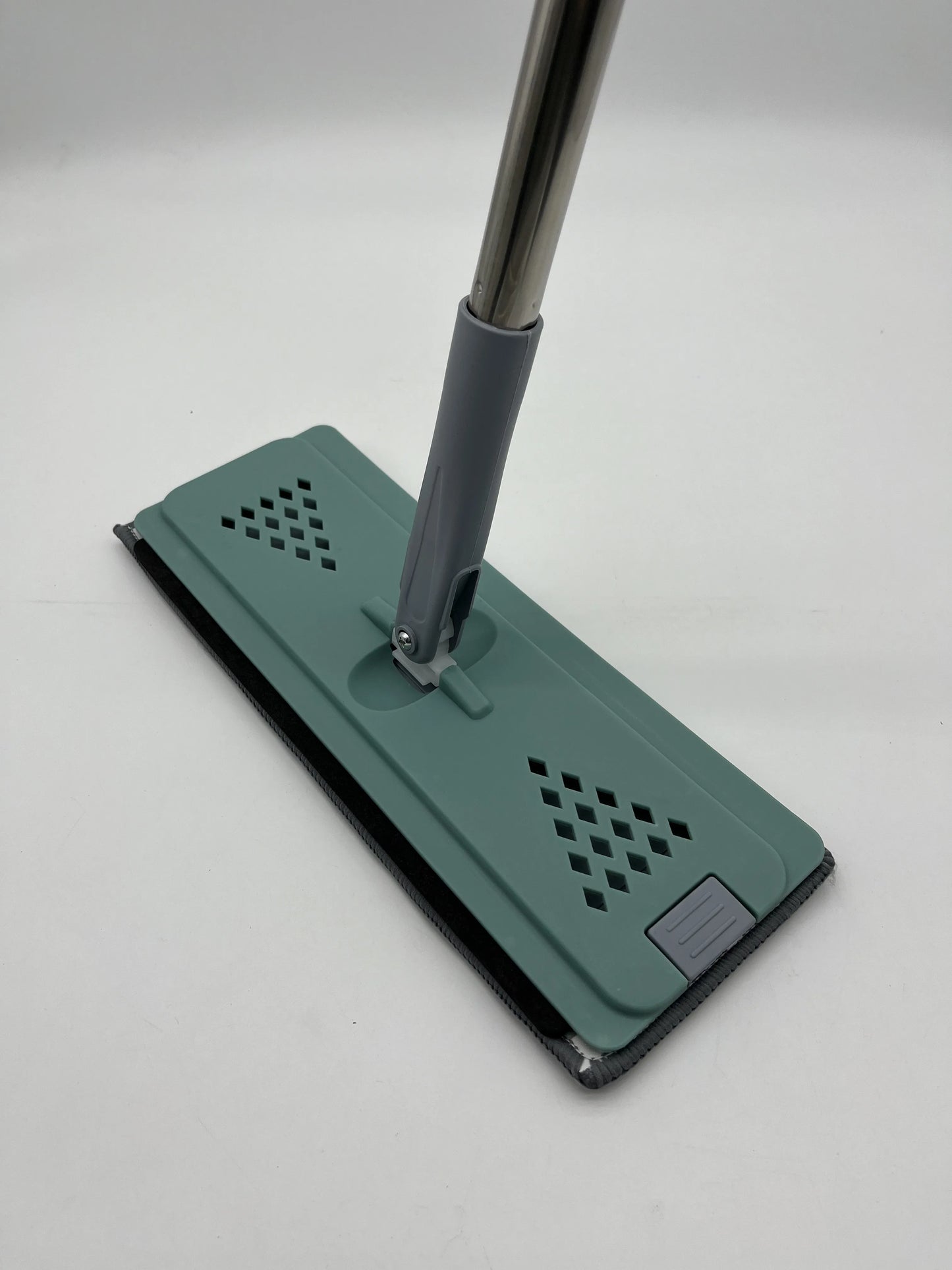 Hands Free Cleaning Flat Mop With Drying Bucket System